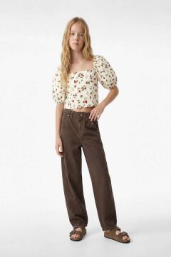 Koton Kız Çocuk Keten Viskon Karışımlı Gipeli Slim Fit Poplin Kare Yaka Crop Balon Kollu Çilek Desenli Bluz
