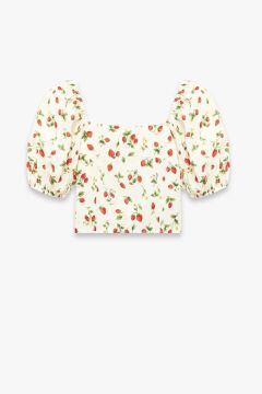 Koton Kız Çocuk Keten Viskon Karışımlı Gipeli Slim Fit Poplin Kare Yaka Crop Balon Kollu Çilek Desenli Bluz