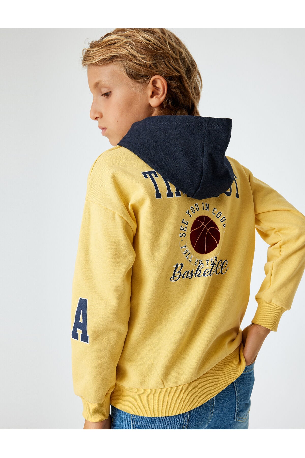Koton Erkek Çocuk Kapşonlu Sweatshirt Baskı Detaylı Renk Bloklu Uzun Kollu